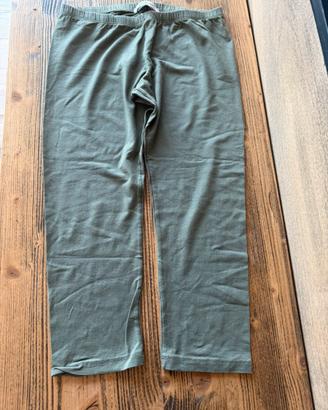 Leggings verde oliva donna  basici al ginocchio.