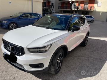 Volvo xc40 r-design