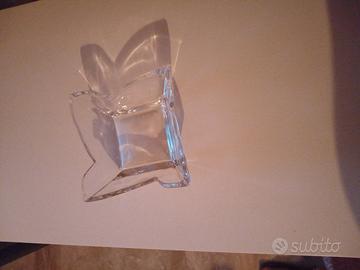 posacenere in vetro a forma di fiore