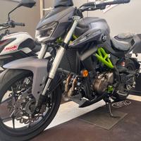 Moto Naked - QJ Motor SRK 400 - 2024