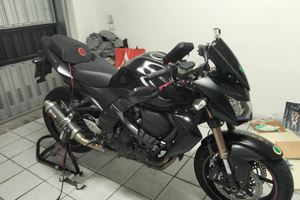 Kawasaki Z750R