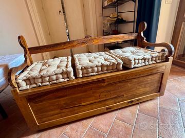 Cassapanca in legno massello più cuscini