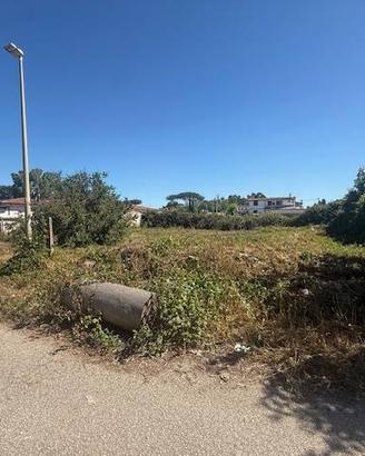 Terreno di 890 m² a Roma