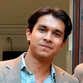 Tour leader/Back office/Receptionist