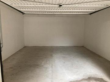 Garage Via de Gasperi