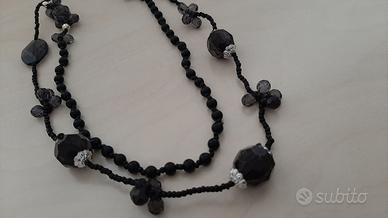 COLLANA NERA MOLTO BELLA e di stile