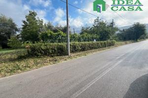 Terreno doppio fronte strada-Camigliano