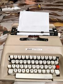 macchina da scrivere Olivetti lettere 35