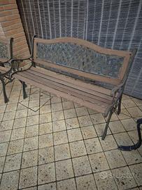 Panchina in ghisa e legno