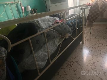 Letto mattimoniale in ferro battuto con contenitor