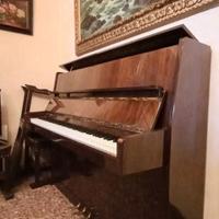 Pianoforte verticale PETROF