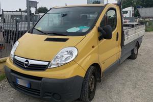 Autocarro Opel Vivaro usato cassone fisso