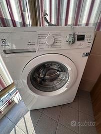 Lavatrice Slim Electrolux REX 6kg