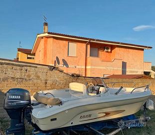Barca a motore ranieri shark 17