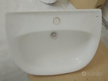 Lavabo con colonna. Colore bianco