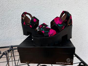 Sandalo  platform ricamato