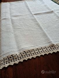 Tovaglietta bordi uncinetto fatta a mano