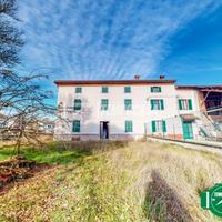 CASA INDIPENDENTE CON GIARDINO E AMPIO POTENZIALE!