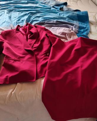 tailleur fucsia elegante