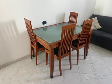 Tavolo in vetro 4 sedie