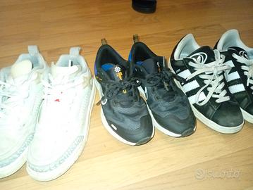 scarpe di marca,giacca e pallone da calcio