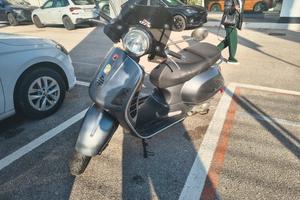 Vespa Gt200