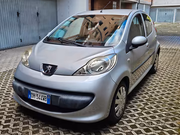 Peugeot 107 benzina neopatentati 