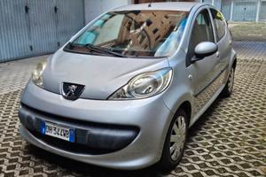 Peugeot 107 benzina neopatentati 
