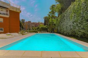 Appartamento di 277 m² con più di 5 locali e box a