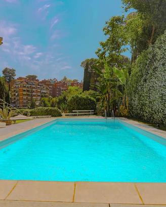 Appartamento di 277 m² con più di 5 locali e box a