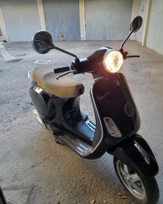 Vespa LX 125