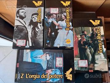 4 Videocassette film italiani, titoli in descrizio