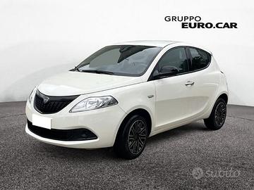 Lancia Ypsilon 1.0 FireFly 5 porte S&S Hybrid Oro