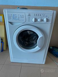 Lavatrice Indesit WISL 106, Slim