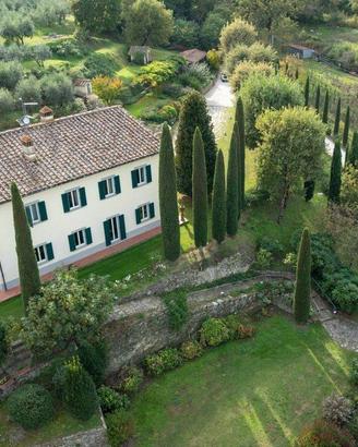 Rustico / Casale di 397 m² con 4 locali e box auto