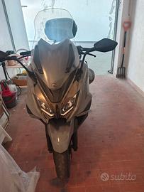 Kymco AK 550