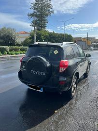 o Toyota RAV4 Diesel Luxury  2007     3500€
