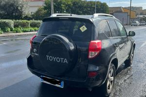 o Toyota RAV4 Diesel Luxury  2007     3500€