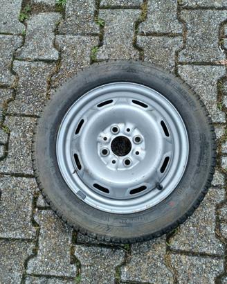 Gomma con cerchio Michelin  135/70  R 13