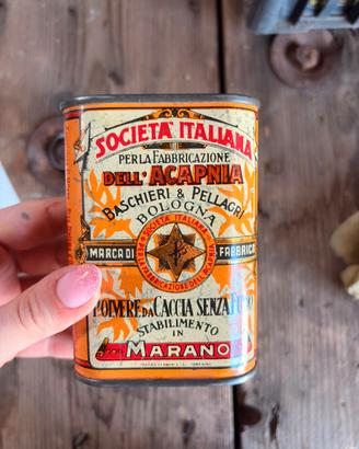 Acapnia, scatola di latta vuota da collezione