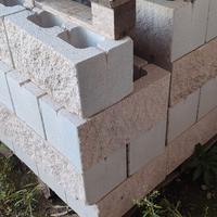 Blocchi prefabbricati idrofugati 20x40x20 3 €