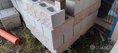 Blocchi prefabbricati idrofugati 20x40x20 3 €