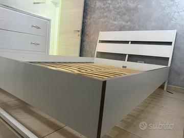 Letto compreso di materasso