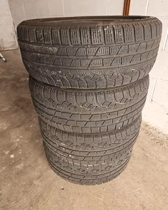 Gomme Invernali Pirelli  205/50 R17 