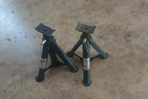 Coppia di cavalletti pieghevoli 