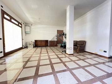 Immobile di 80 m² con 2 locali a Loria