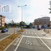 NEGOZIO Mq 50 vetrinato in zona di forte passaggio