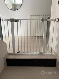 Cancello sicurezza neonati