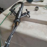 accessori bagno, rubinetto, aspiratore