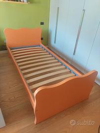 Letto singolo +comodino + contenitori 